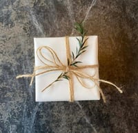 تغليف بياض زهرة الياسمين