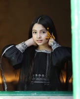 فستان التاسيس اسود بتطريز فضي