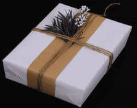 تغليف هدايا بياض الياسمين