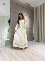 فستان العيد ناعم قطعتين بتطريز ورود