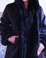 فروة نسائي قماش جلد مبطن بفرو من الداخل وفرو مدرب...