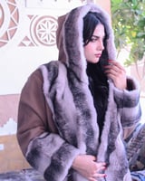 فروة نسائي قماش جوخ بفرو مموج من الخارج