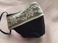 كمامة بكلفة دانتيل سكري -Mask with accesories