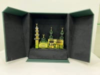 درع مجسم الحرم المكي والمسجد النبوي الشريف مع الدو...