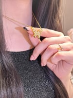 سلسال الفراشة الترند