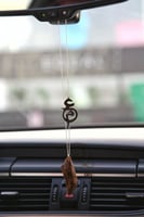 تعليقة عود حروف مدموجه برائحة العود الفاخره