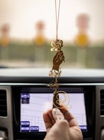 تعليقة ورده بكسرة العود بالاسم حسب الطلب