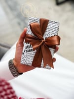 تغليف هدية بسيط لاناقة هديتك