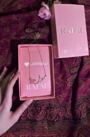 سلسال بينك بالاسم مع نقشة مميزه