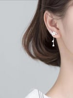 حلق زركون الزهرة