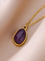 قلادة حجر طبيعي