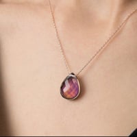 سلسال قطرة الماء يتغير لونها حسب الحرارة والمشاعر