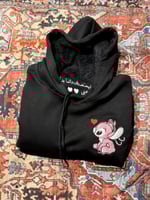 بلوفر برسمه مع ليحتضنك دائماً