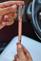 قلم كويتي أنيق بلون برونزي