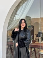 فروة نسائي جلد أسود