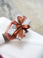 تغليف هدية بسيط لاناقة هديتك