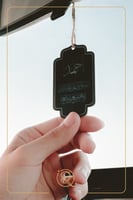 تعليقة اكرلايك بالاسم حسب الطلب