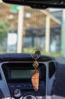 تعليقة الخيل مع كسرة العود والاسم حسب الطلب