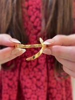 أسوارة الحرف مع الكتابة الداخلية – لمسة تصنع الفرق