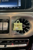 فواحة سيارة مبتكره بشكل شنطه برائحه جميله