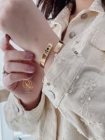 سواره بحفر ماسكين يد بعض