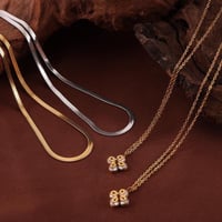 قلادة ناعمه بتصميم عصري