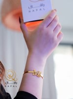 اسوارة حرف مع اسم مدموجة بشكل فراشة