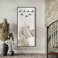 لوحة علاقة عبايات