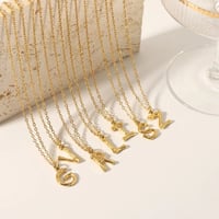 قلادة مزينه بالحرف الاول من الاسم