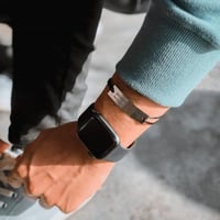 اسواره لمسة تليق بك من أجل المزيد من الرقي و الأنا...