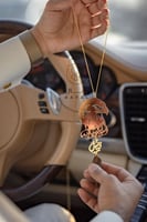 تعليقة الصقر و كسرة العود على طلبك