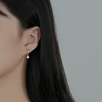 حلق زركون الزهرة