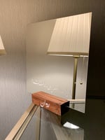 مرايا مع قاعدة خشبية