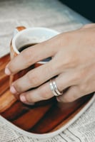 خاتم فضة إيطالي بفكرة مبتكره تصميم أنيق مناسب للأذ...