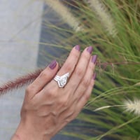 خاتم الصدف مع الزركون بلاسم