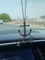 تعليقة سيارة بشكل كلاسيك