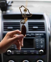 تعليقة خريطة المملكه مع السيفين والنخلة بالاسم