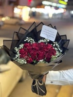 تعليقة سيارة قلب بيدين ترند مع الصوره