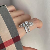 خاتم بتصميم دبوس مرصع زركون