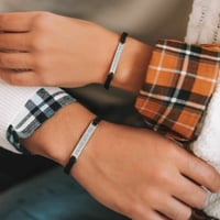 اساور للرجال والنساء بعبارتكم الخاصه