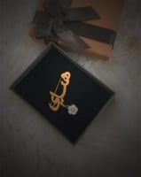 بروش انيق معا ورده بالاسم