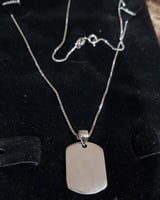 قلادة بطاقة تعريف فضه عيار 925