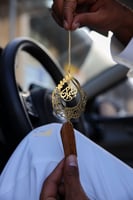 تعليقة بشكل قطرة يدويه مع كسرة العود