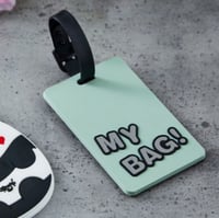 تاق حقيبة للسفر مصمم بشكل انيق وجميل