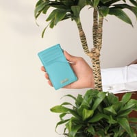 محفظة بطاقات جلد تحمل حتى 10 بطاقات