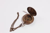 بوصلة كولمبوس نحاسيه مع سلسال