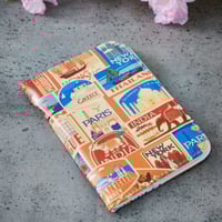 محفظة جواز سفر بتصميم انيق للسفر