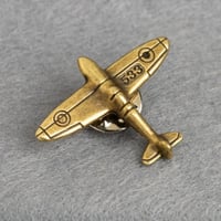 بروش طائرة حربية نحاسي