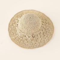 قبعة شاطئ / زينة صدف