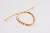 سوار خيط رمادي